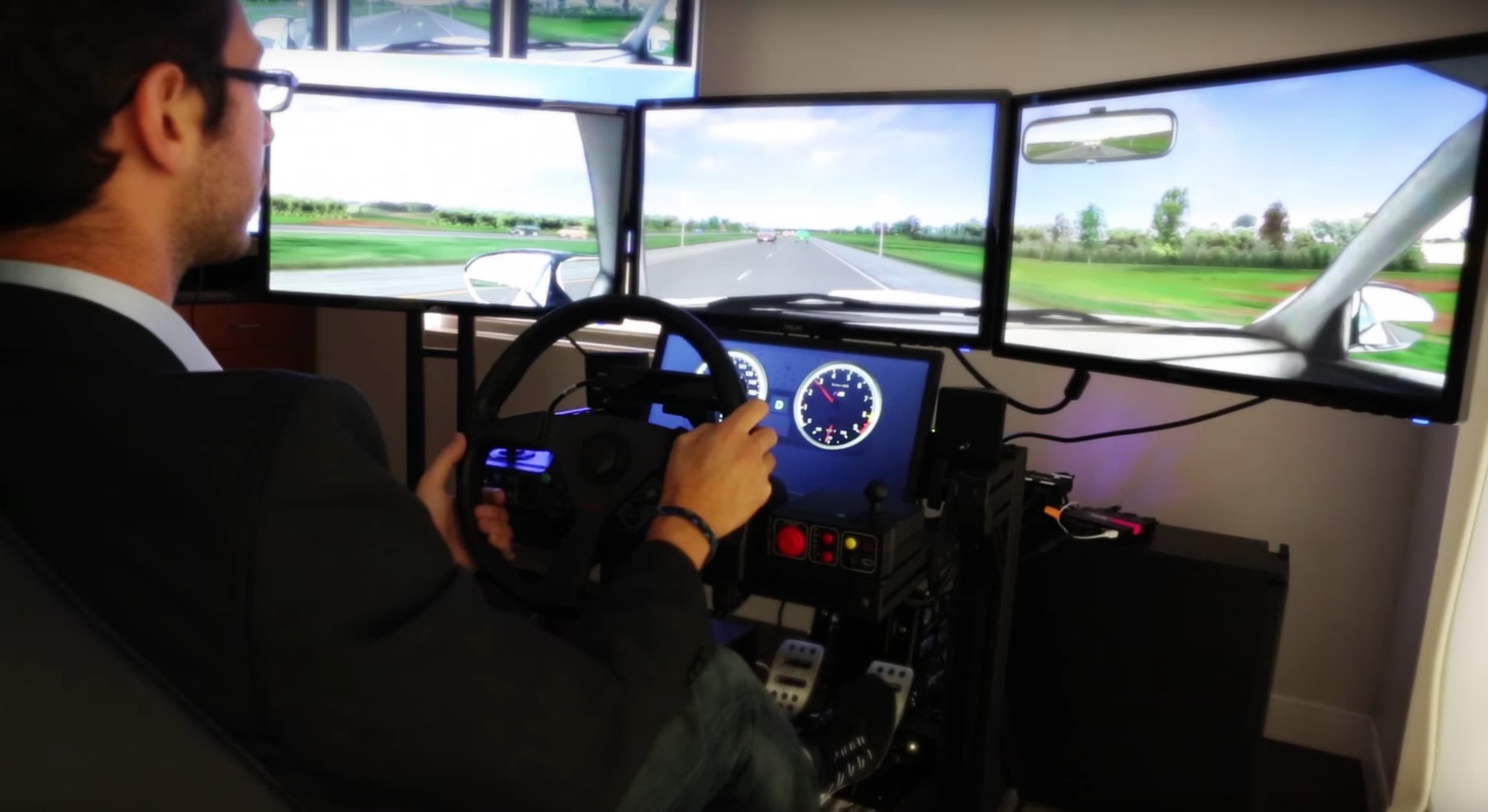 Testing the pupil-based driver monitoring prototype in a multi-screen driving simulator